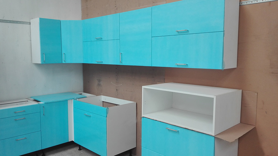 feher-u-alaku-konyhabutor-19