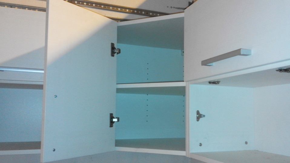 feher-u-alaku-modern-konyhabutor-15