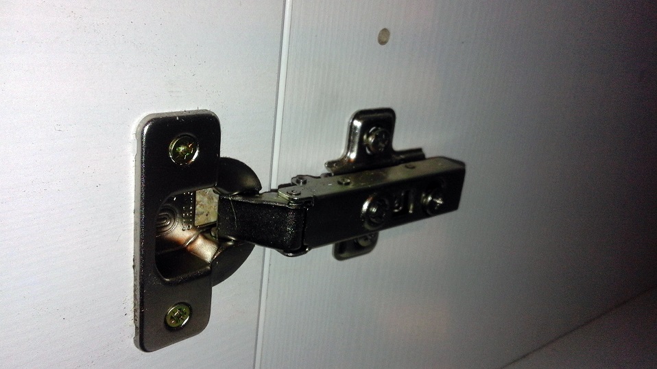 feher-u-alaku-modern-konyhabutor-16